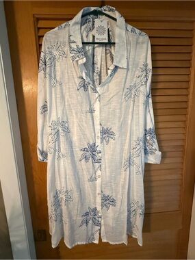 blue island White Tunic Shirt with Navy Palm Print